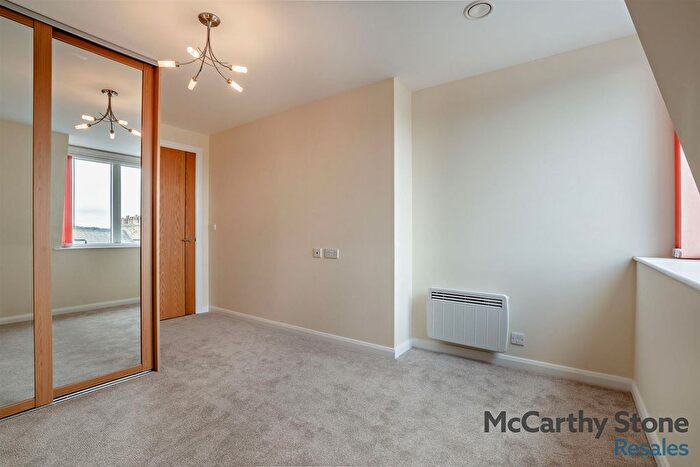 2 Bedroom Flat For Sale In North Marine Road, Scarborough, YO12