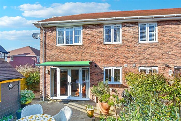 3 Bedroom End Terrace House For Sale In Halden Close, High Halden, Ashford, Kent, TN26