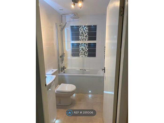 2 Bedroom Flat To Rent In Wallfield Place, Aberdeen, AB25