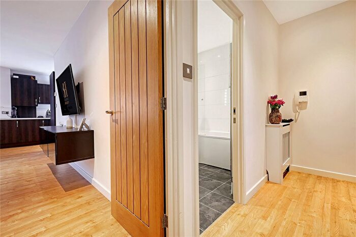 2 Bedroom Flat For Sale In Station Court, Radford Way, Billericay, Essex, CM12