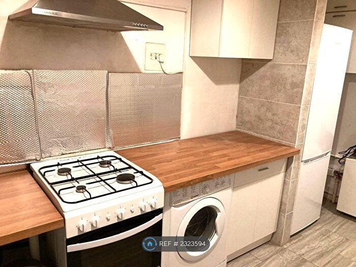 3 Bedroom Terraced House To Rent In Rowditch Lane, Battersea, SW11