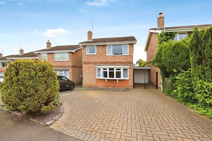 3 Bedroom Link Detached House For Sale In Coniston Way, Bewdley, DY12