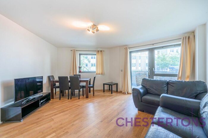 3 Bedroom Flat To Rent In Eden Apartments, Glengarnock Avenue, E14