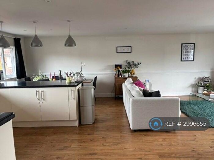 2 Bedroom Penthouse To Rent In Guildford Road, Farnham, GU9