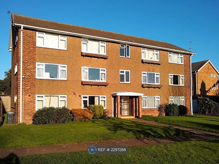 3 Bedroom Flat To Rent In Shaftesbury Road, Canterbury, CT2