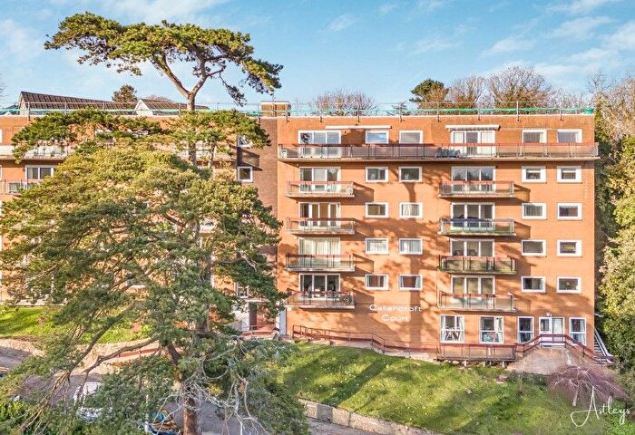 3 Bedroom Flat To Rent In Callencroft Court, Swansea, SA3