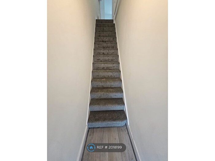 2 Bedroom Flat To Rent In Kensington Road, Reading, RG30