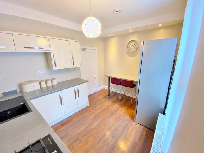 Studio To Rent In Ecclesall Road, Sheffield, S11