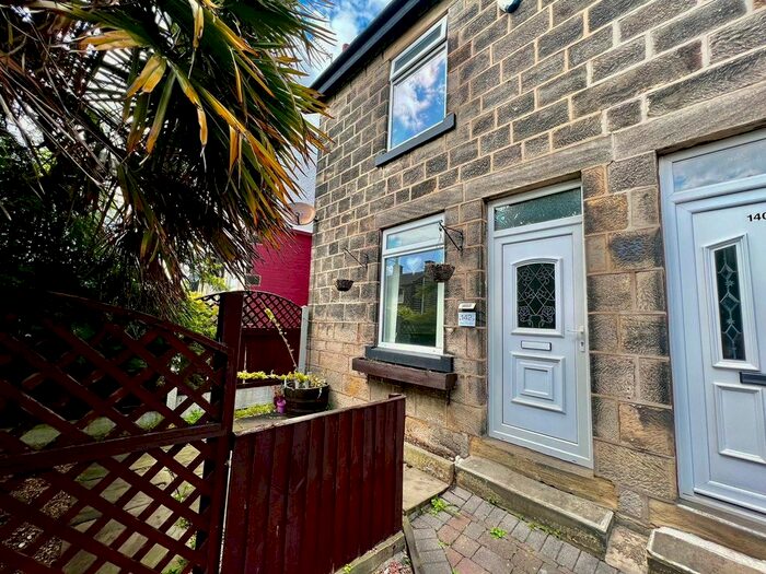 3 Bedroom Terraced House To Rent In New Road Side, Horsforth, Leeds, West Yorkshire, LS18