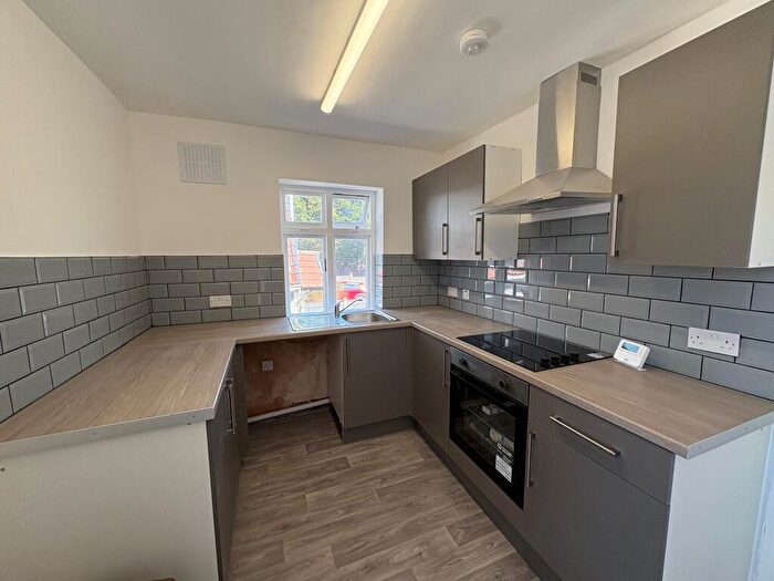 2 Bedroom Flat To Rent In Leeming Lane South, Mansfield Woodhouse, NG19