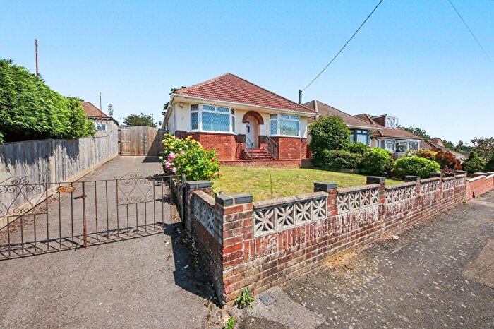 2 Bedroom Detached Bungalow For Sale In Solent Avenue, Southampton, SO19