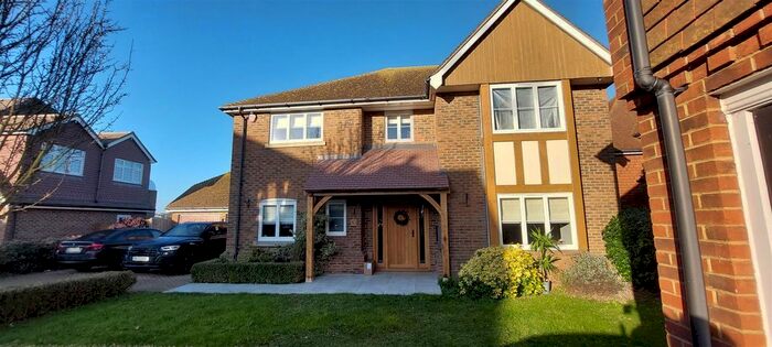 4 Bedroom Detached House To Rent In Foreland Heights, Broadstairs, CT10