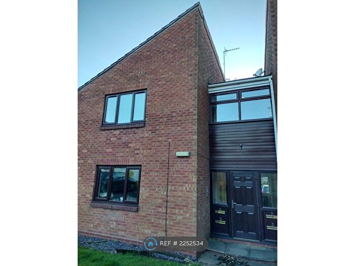 Studio To Rent In Bridge Piece, Birmingham, B31