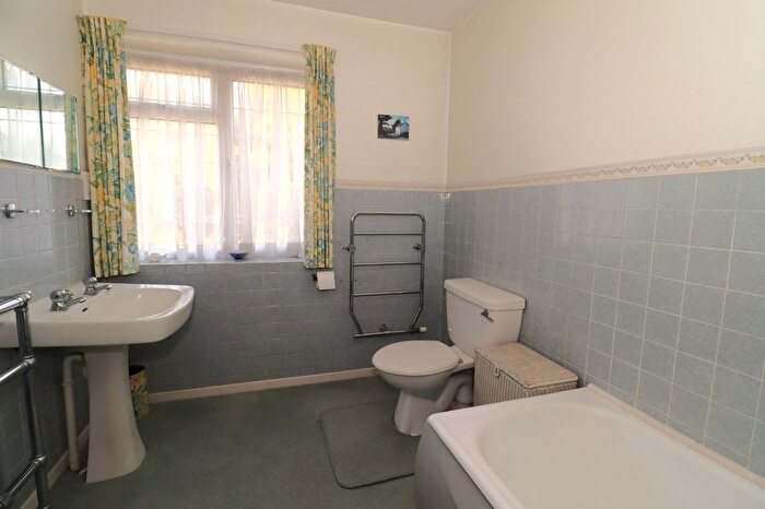 3 Bedroom Detached House For Sale In Cooden Close, Cooden, Bexhill-On-Sea, TN39