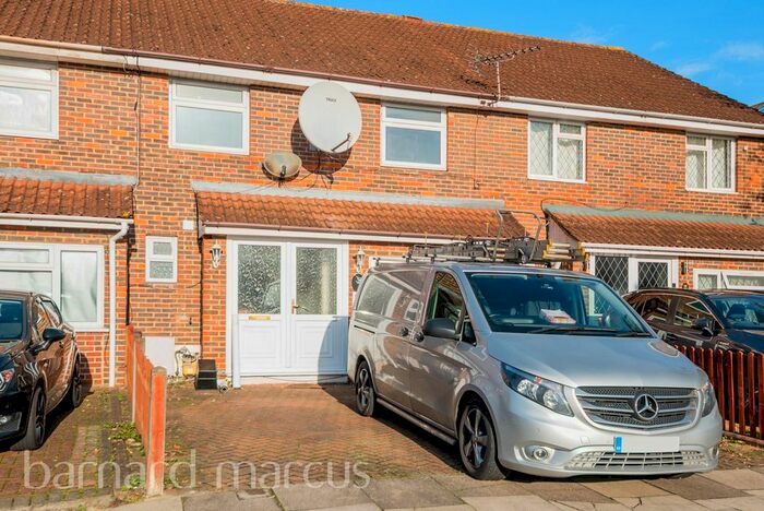 5 Bedroom Property To Rent In Almond Avenue, London W5