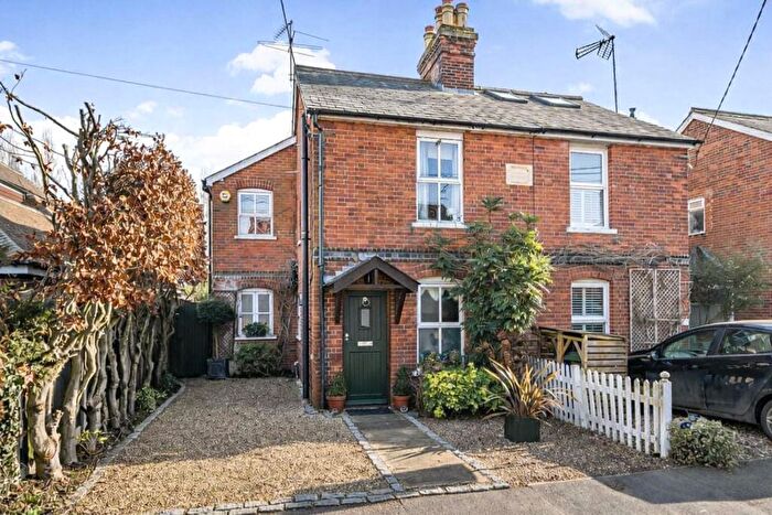 3 Bedroom Semi Detached House For Sale In Bracknell Road, Brock Hill, Warfield, Bracknell, RG42