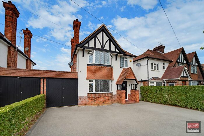 3 Bedroom Detached House For Sale In Meadway, Ashford, TW15