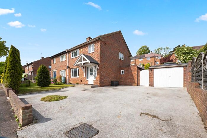 3 Bedroom Semi-Detached House For Sale In The Tideway, Rochester, ME1