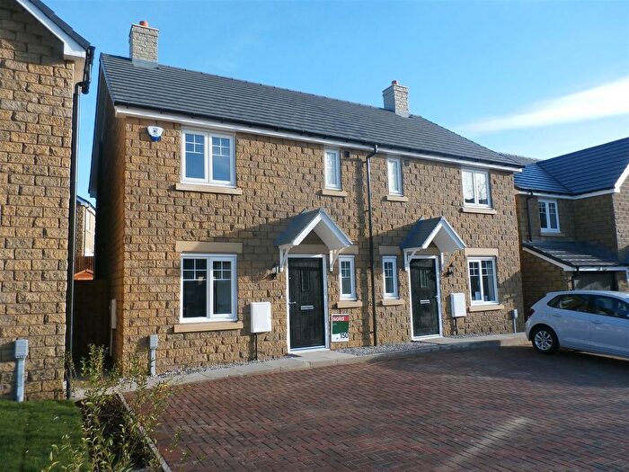 3 Bedroom Semi-Detached House For Sale In Starling Road, Buxton, SK17