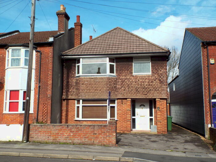 4 Bedroom House To Rent In Padwell Road, Inner Avenue, SO14