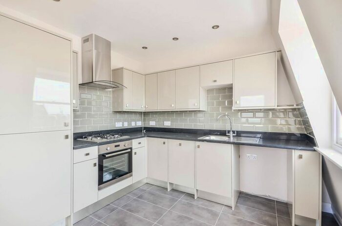 2 Bedroom Flat To Rent In Rye Lane, Peckham, London, SE15
