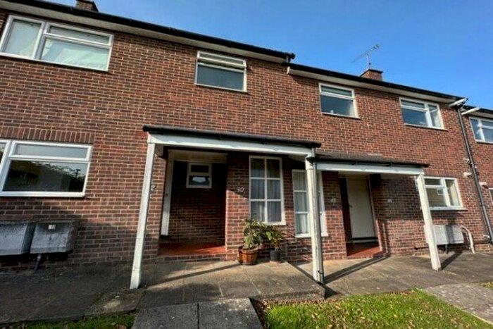 1 Bedroom Maisonette To Rent In Augustine Way, Chelmsford, CM3