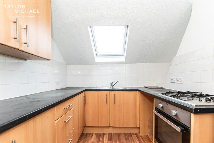 2 Bedroom Flat To Rent In South Avenue, Brighton, BN2