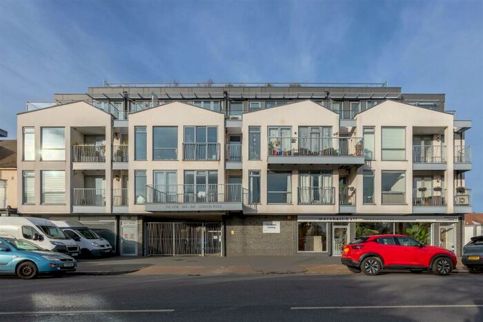 2 Bedroom Apartment To Rent In London Road, Westcliff-On-Sea, SS0