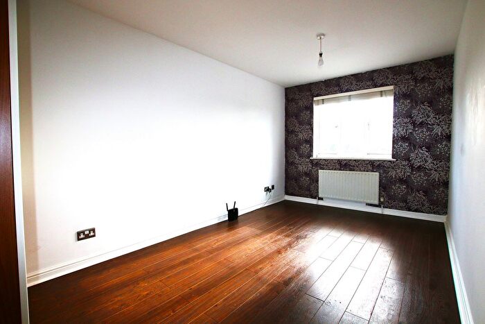 3 Bedroom Terraced House For Sale In High Street, Colnbrook, Slough, SL3