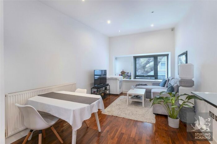 1 Bedroom Flat To Rent In Waterloo Road, London, Pollychrome Court, SE1