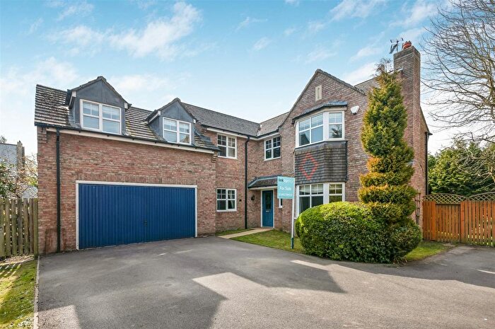 5 Bedroom Detached House For Sale In Chapel Close, Howden, Goole, DN14