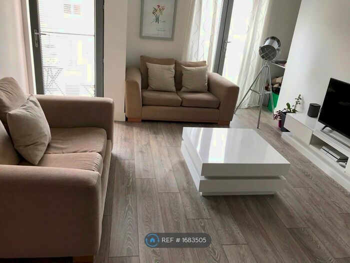 1 Bedroom Flat To Rent In Worsdell Drive, Nr Gateshead Quays, NE8