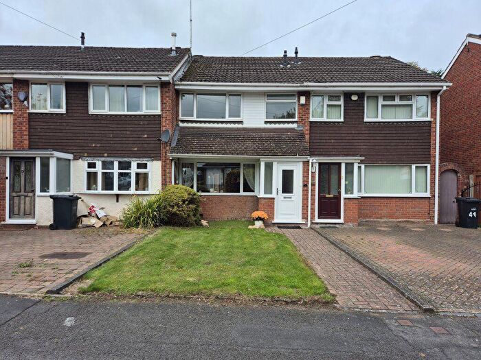 3 Bedroom Town House To Rent In Arlington Court, Stourbridge, DY8