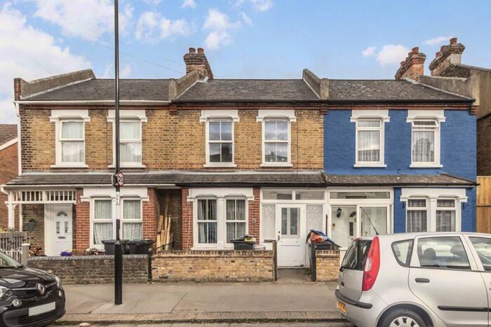 2 Bedroom Flat To Rent In Kemerton Road, Addiscombe, Croydon, CR0