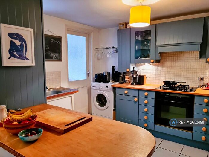2 Bedroom Flat To Rent In South Street, Brighton, BN1