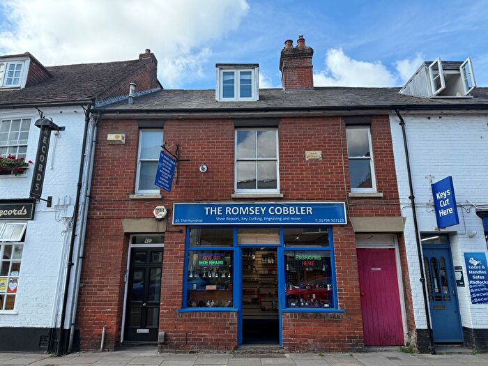 1 Bedroom Flat To Rent In The Hundred, Romsey, SO51