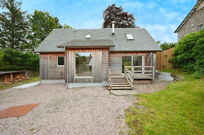 2 Bedroom Detached House For Sale In Kincraig, Kingussie, Highland, PH21