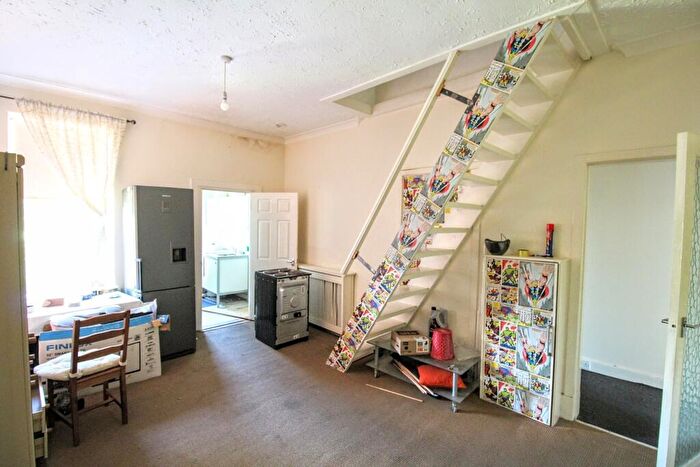 1 Bedroom Flat For Sale In East Main Street, Darvel, KA17