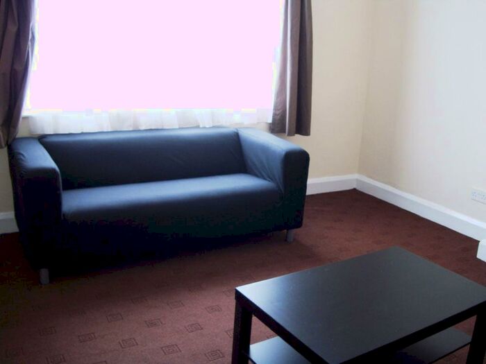 3 Bedroom Semi-Detached House To Rent In Kenton Lane, Harrow, HA3