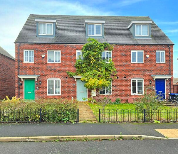 3 Bedroom Terraced House For Sale In Mayfly Road, Pineham, NN4