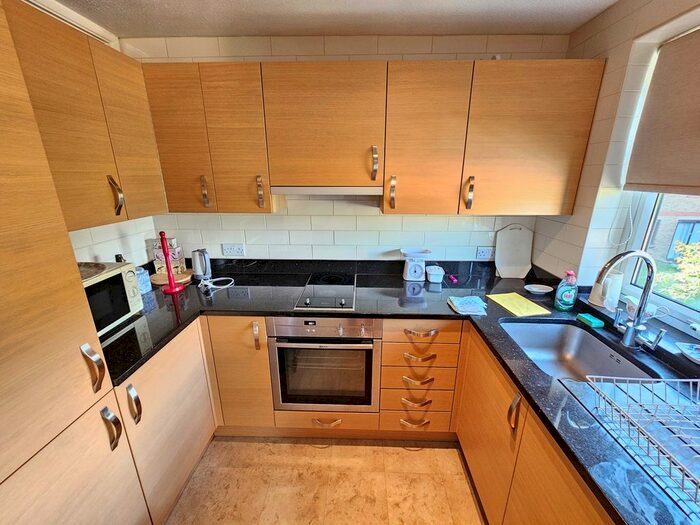 1 Bedroom Flat To Rent In Diploma Avenue, London, N2