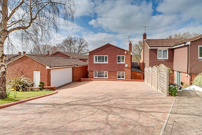 4 Bedroom Detached House For Sale In Holywell Road, Studham, Dunstable, LU6