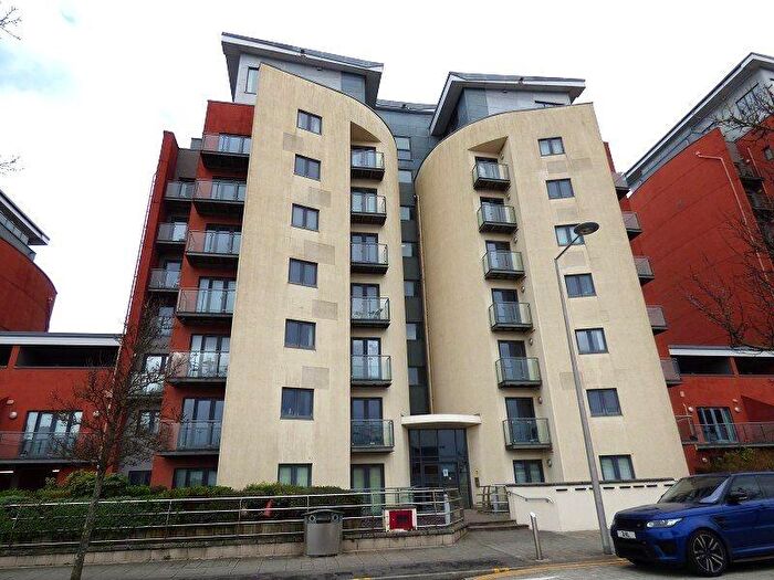 2 Bedroom Flat To Rent In Kings Road, South Quay, Swansea Bay., SA1
