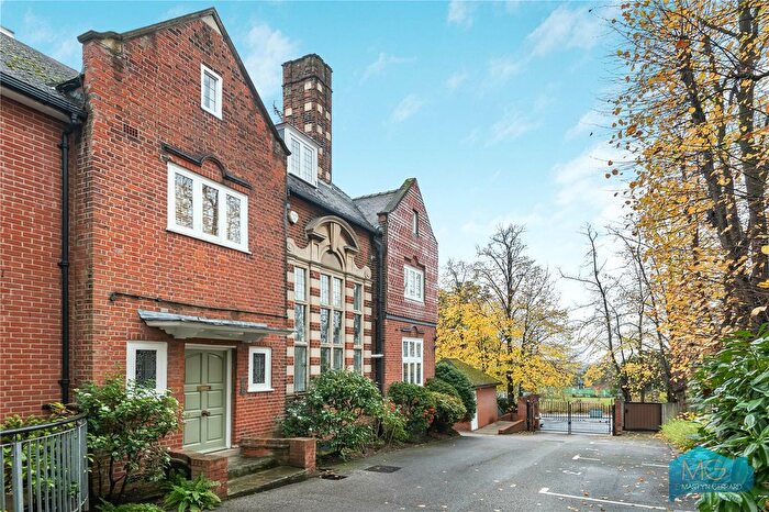 2 Bedroom Flat For Sale In Aldermans Hill, London, N13