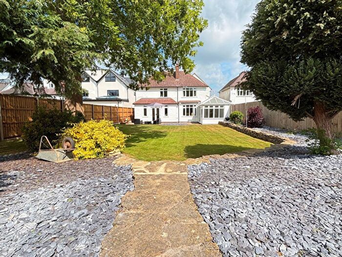 6 Bedroom Detached House For Sale In Cheltenham Road, Gloucester, GL2