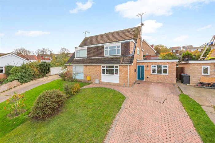 4 Bedroom Semi-Detached House For Sale In Shearwater Avenue, Whitstable, CT5