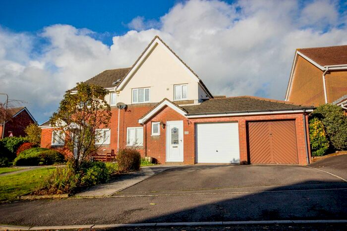 3 Bedroom Semi-Detached House To Rent In Clos Coed Duon, Blackwood, NP12