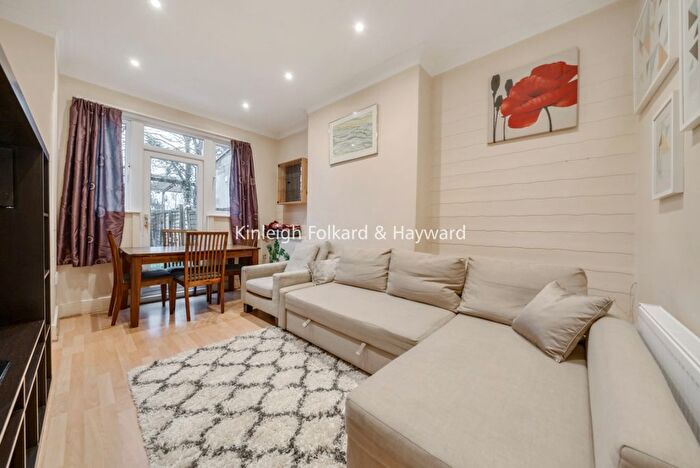 4 Bedroom Detached House To Rent In Seely Road, Tooting, London, SW17