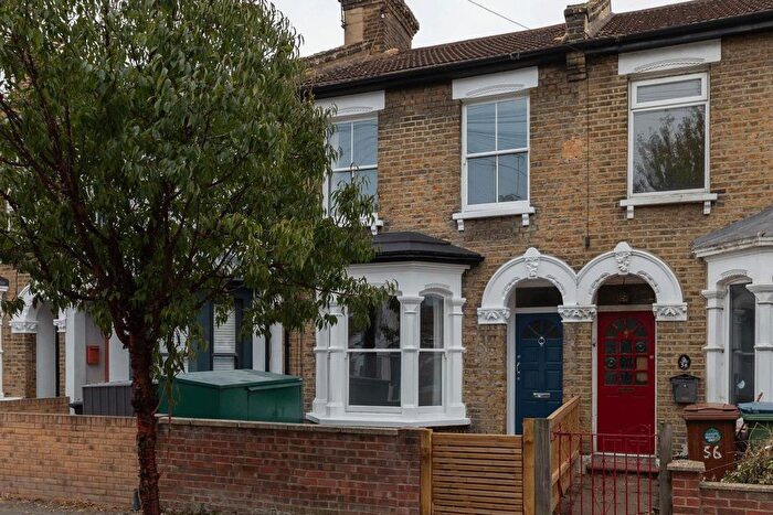 2 Bedroom Property For Sale In Kingsdown Road, Leytonstone, E11