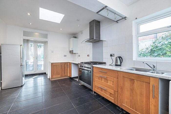 3 Bedroom Maisonette For Sale In Leopold Road, London, NW10